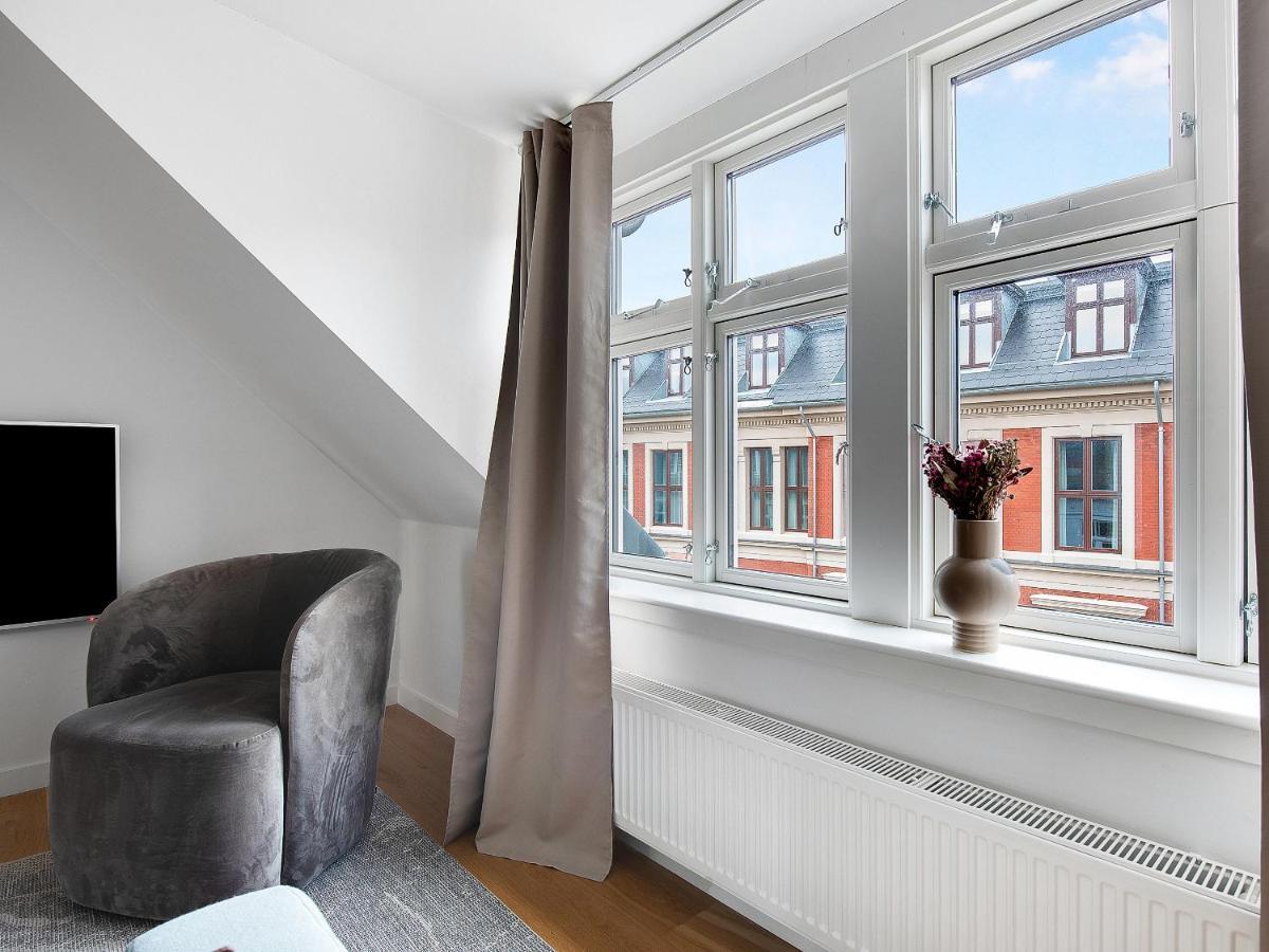 Sanders Leaves - Precious Two-bedroom Penthouse In Downtown Appartement